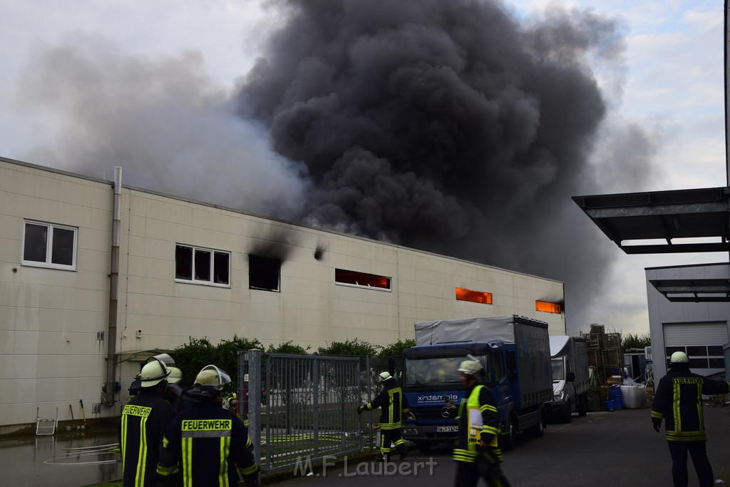 Grossbrand Halle Troisdorf Kriegsdorf Junkersring P088.JPG - Miklos Laubert